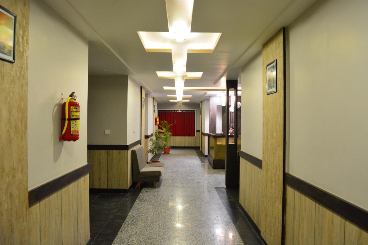 Hotel Desert Inn Barmer エクステリア 写真