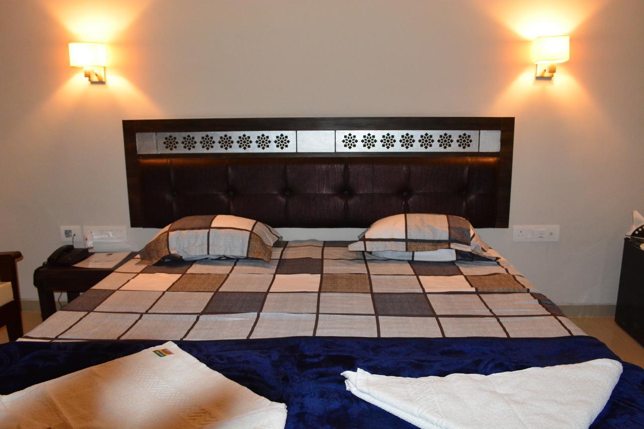 Hotel Desert Inn Barmer エクステリア 写真